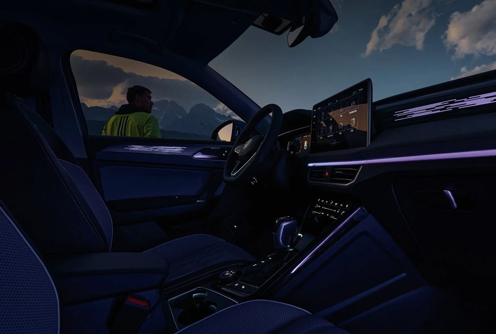 Китайский Volkswagen Tayron: передняя панель и интерьер