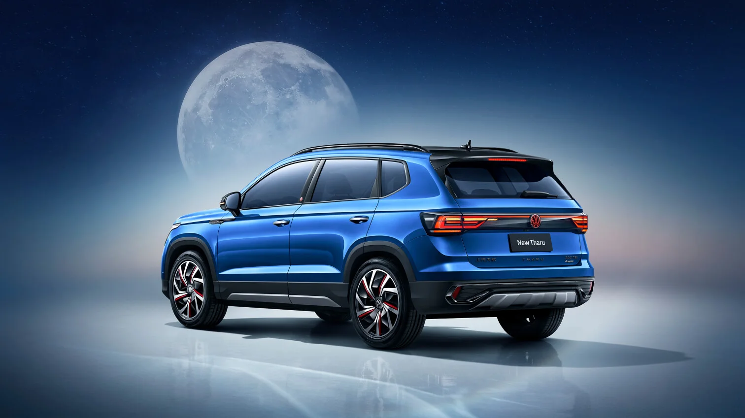 Volkswagen New Tharu: задние фонари и дверь багажника